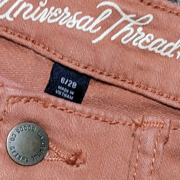 EUC Universal Thread Salmon Colored Shorts Size 6 28 - Picture 3 of 16